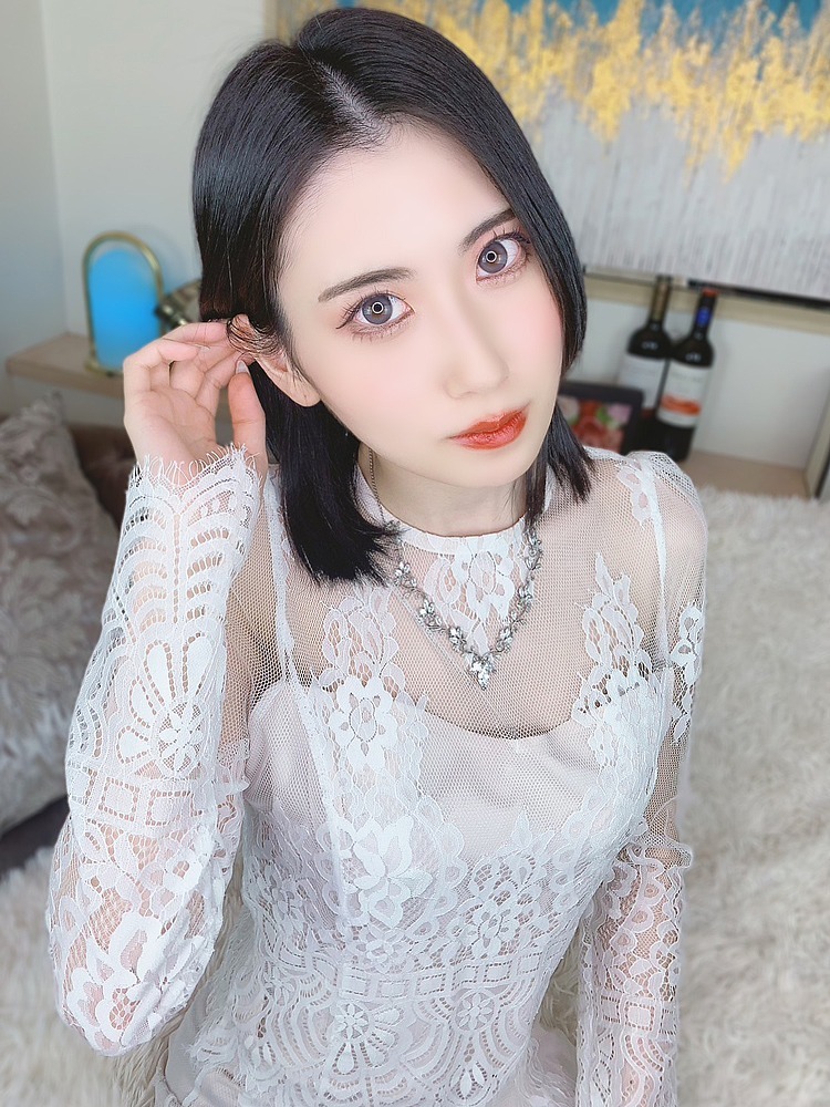 美川 愛梨 21歳